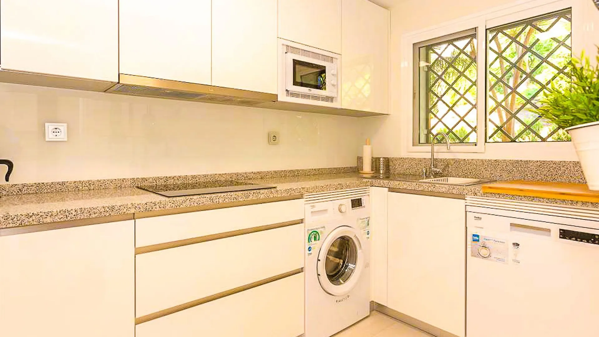 Apartment Oleholidays Apartamento Aloha Gardens Marbella Spain